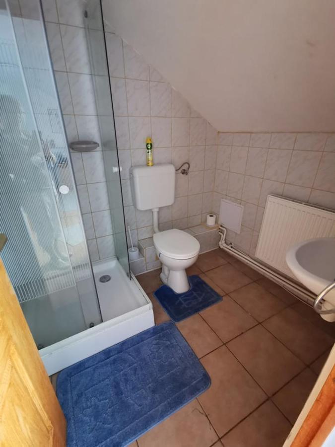 Kis Rigo Vendeghaz Hotel Salgótarján Eksteriør billede