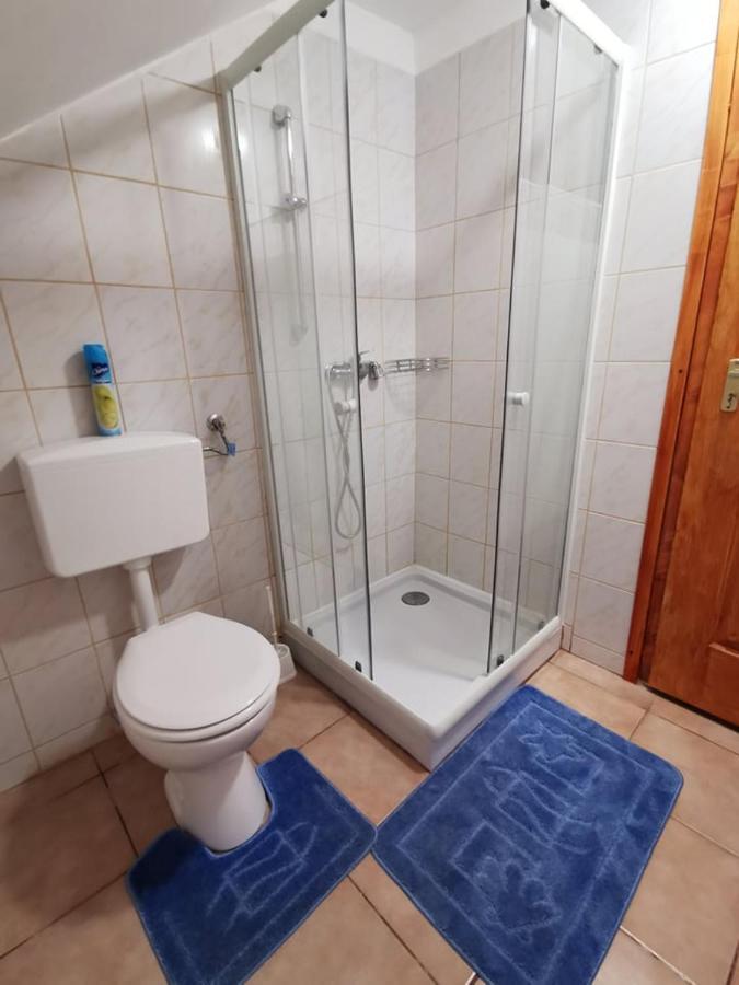 Kis Rigo Vendeghaz Hotel Salgótarján Eksteriør billede