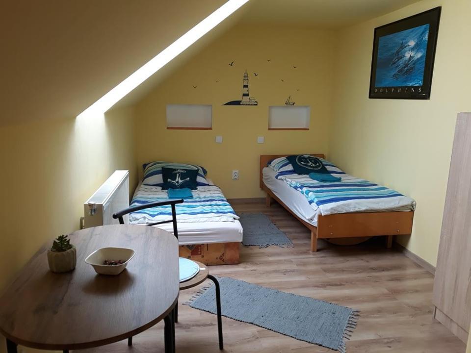 Kis Rigo Vendeghaz Hotel Salgótarján Eksteriør billede
