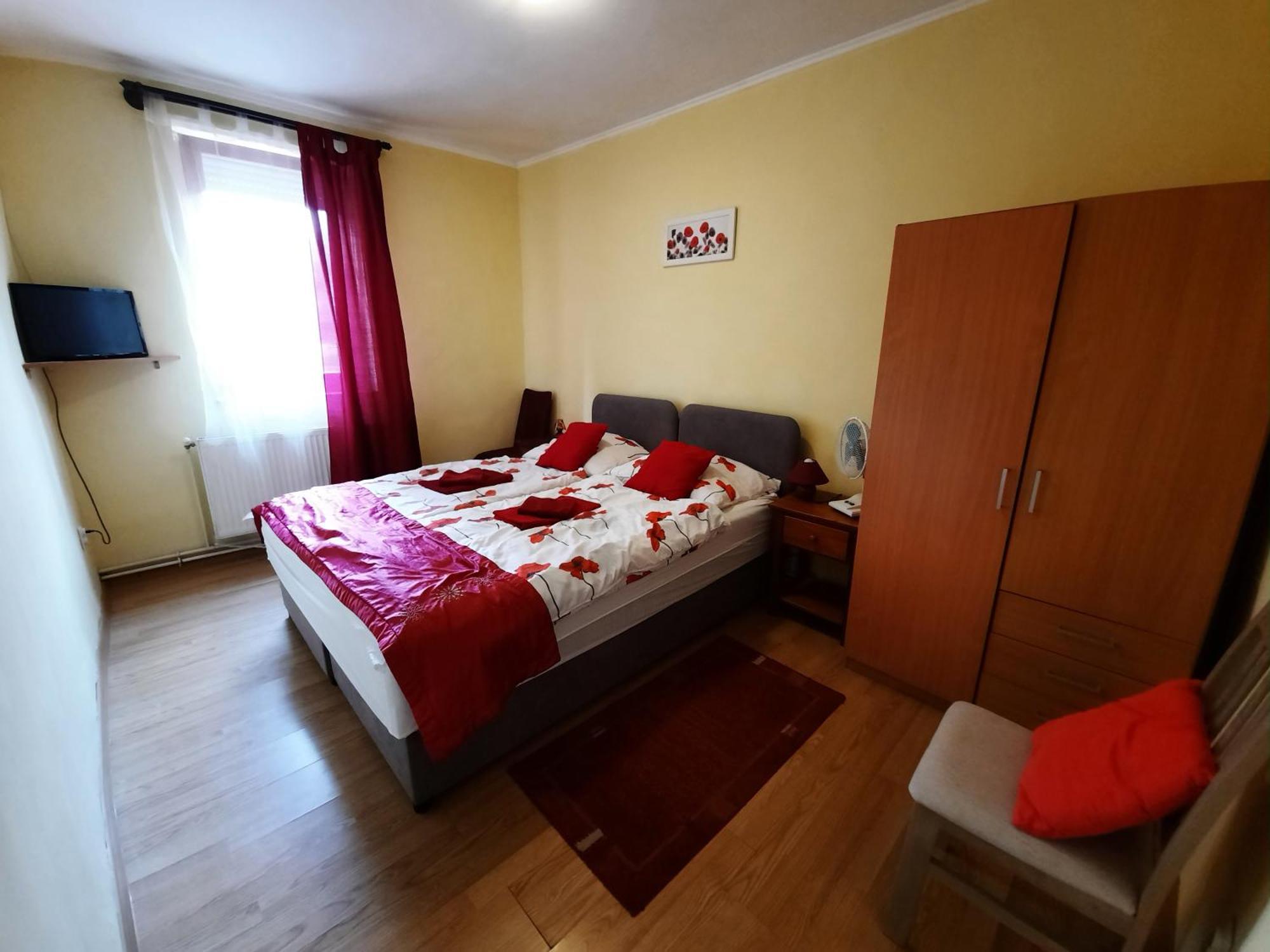 Kis Rigo Vendeghaz Hotel Salgótarján Eksteriør billede