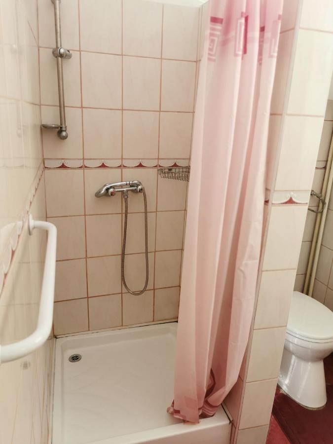 Kis Rigo Vendeghaz Hotel Salgótarján Eksteriør billede